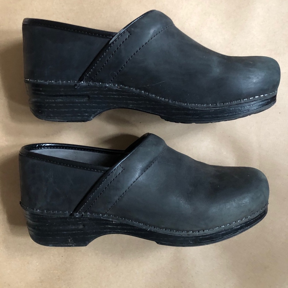 Waterproof Dansko XP Clogs in Matte Black